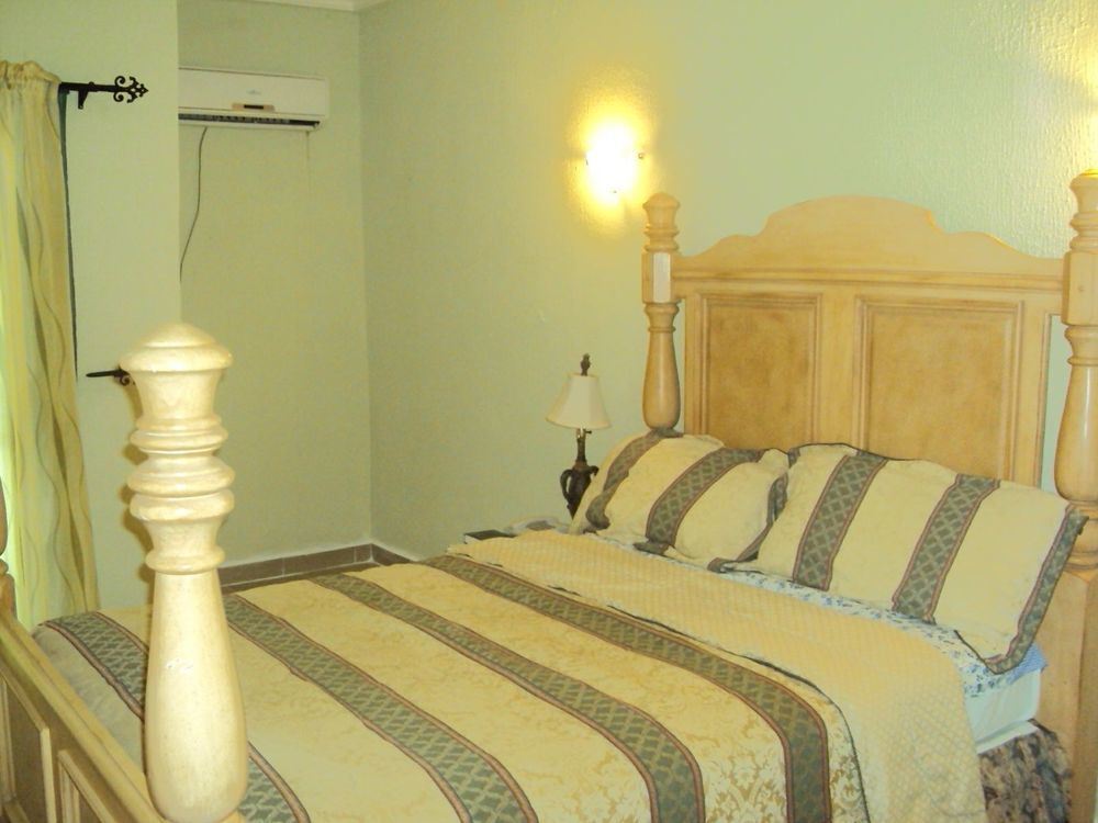 Tiffany Hotel And Towers Imogwu-Agwa Ngoại thất bức ảnh