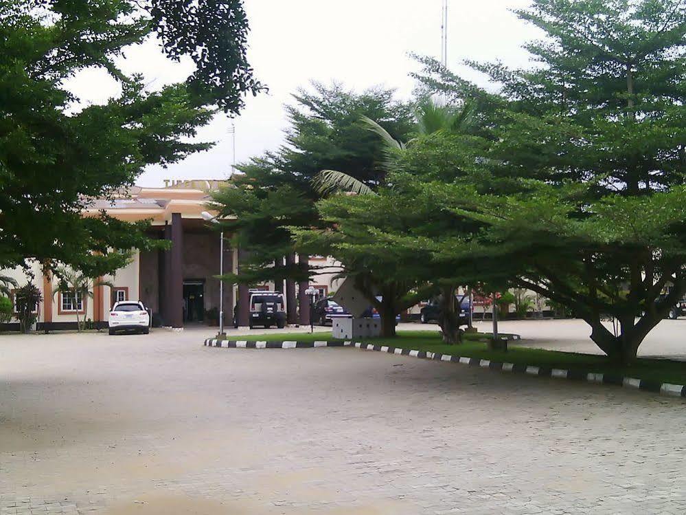 Tiffany Hotel And Towers Imogwu-Agwa Ngoại thất bức ảnh